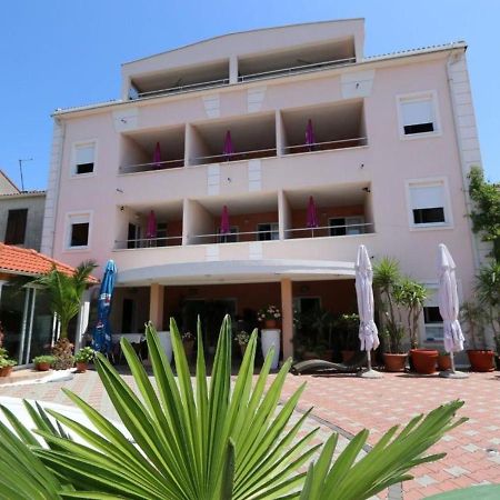 Anamar Apartments Novaglia Esterno foto