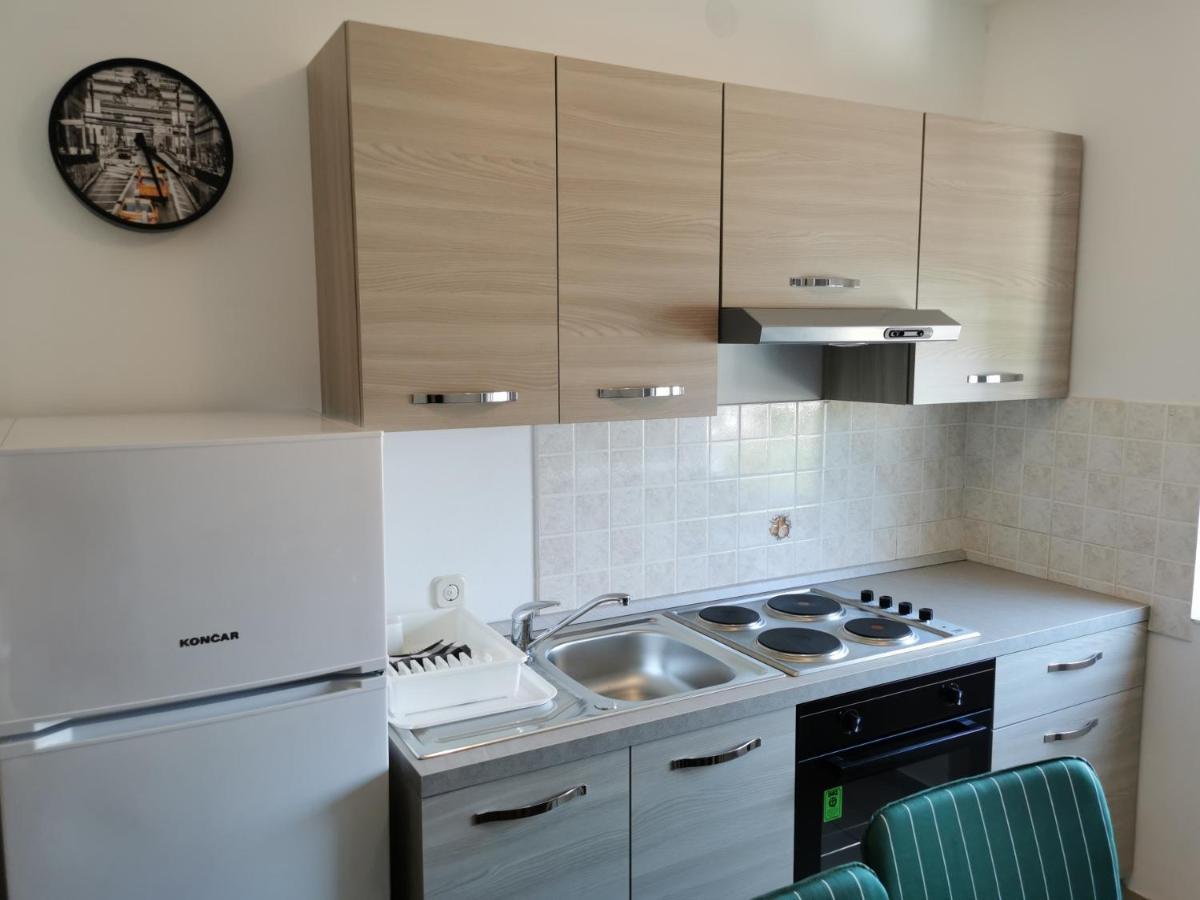 Anamar Apartments Novaglia Esterno foto