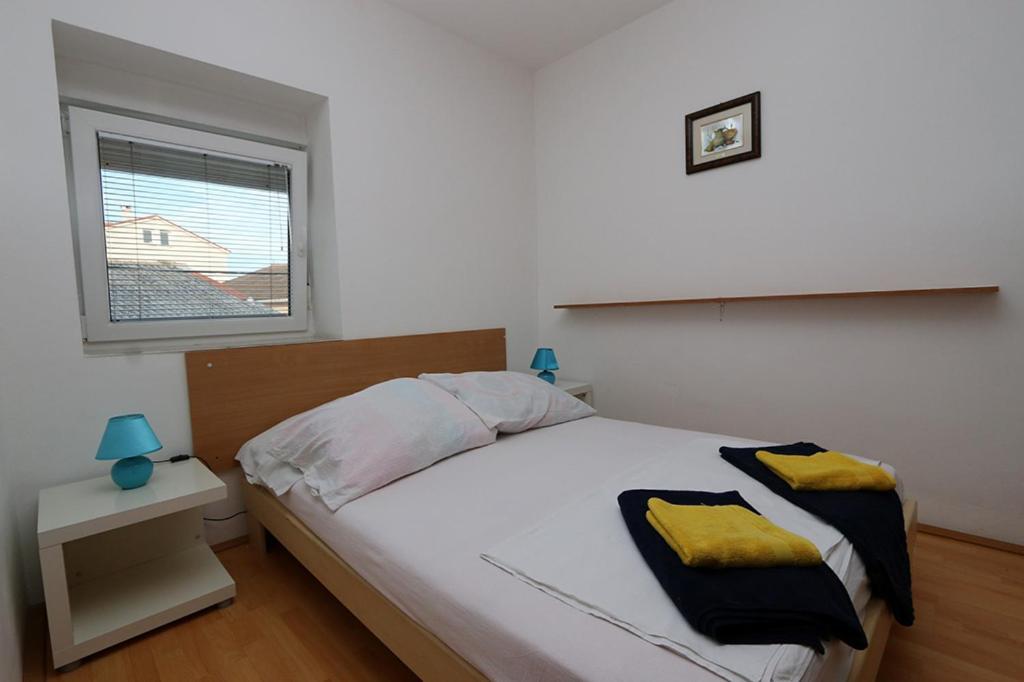Anamar Apartments Novaglia Esterno foto