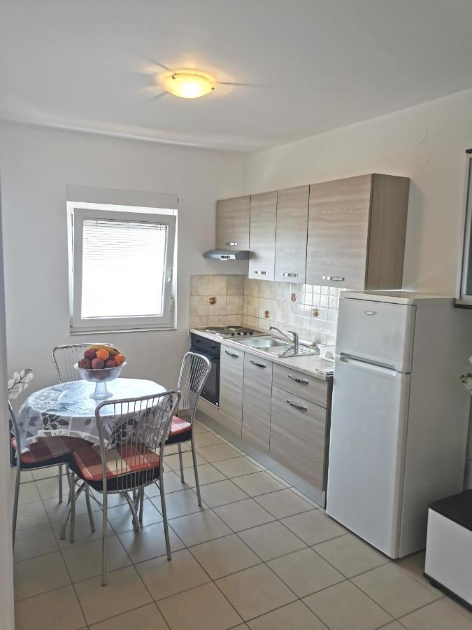 Anamar Apartments Novaglia Esterno foto