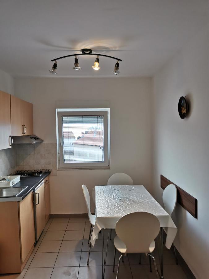 Anamar Apartments Novaglia Esterno foto