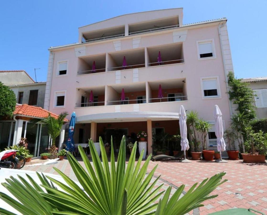 Anamar Apartments Novaglia Esterno foto