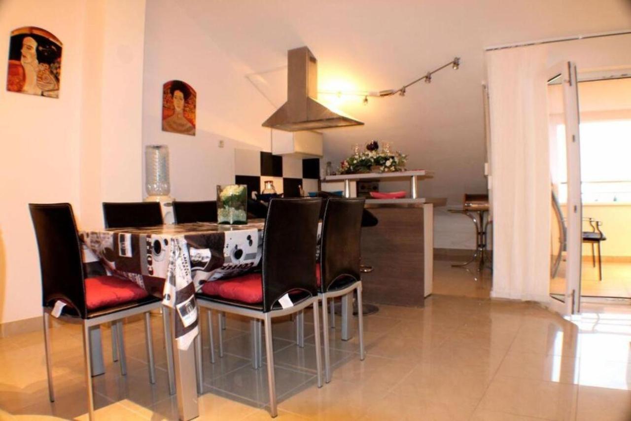 Anamar Apartments Novaglia Esterno foto