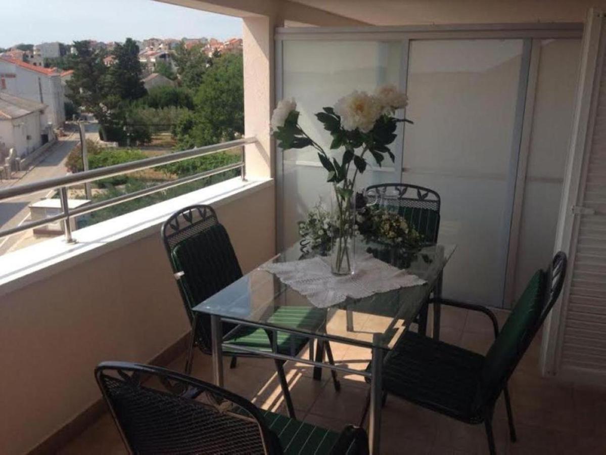 Anamar Apartments Novaglia Esterno foto